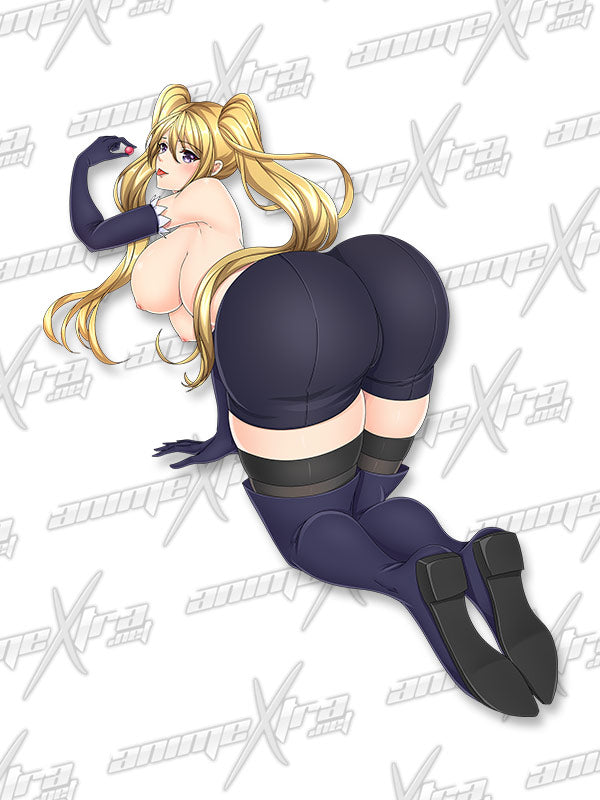 Lieselotte Kiss Cuts