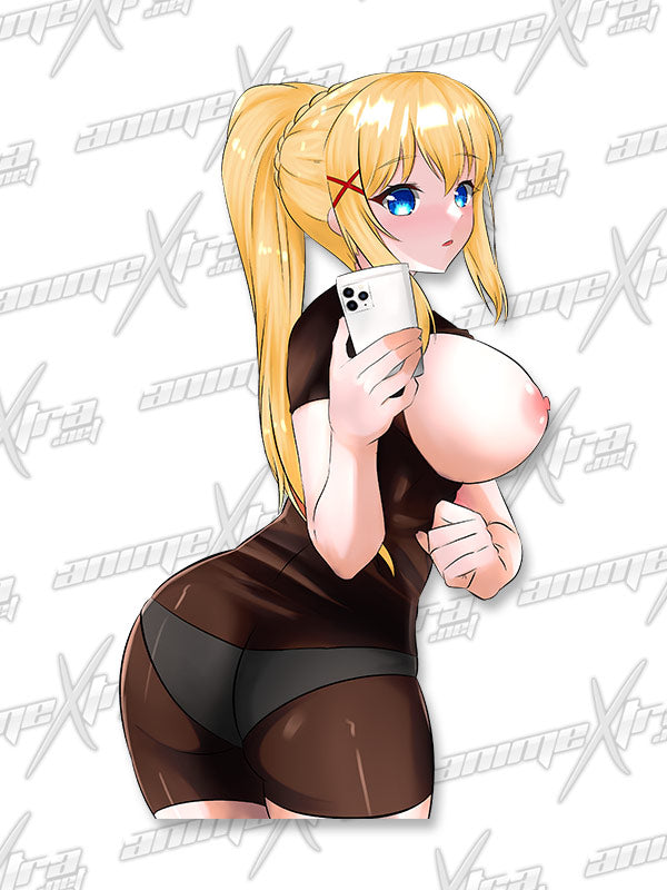 Darkness Selfie Kiss Cuts